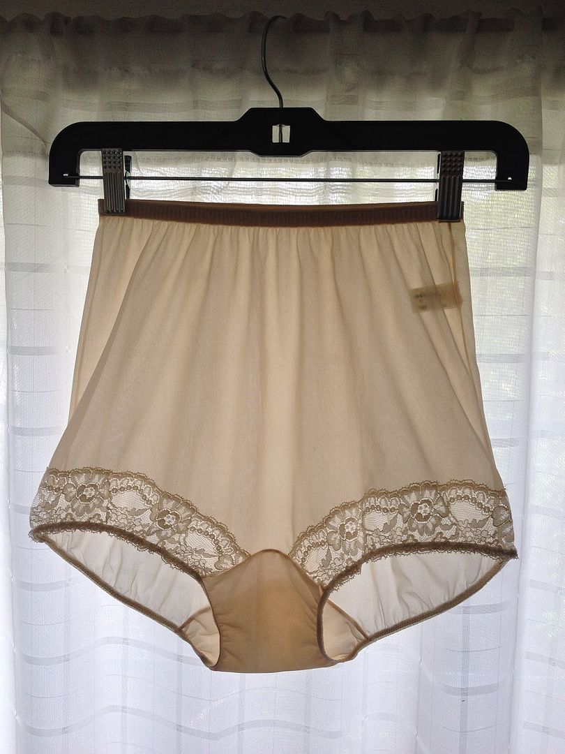 1950s Kayser Ivory Nylon And Lace Granny Panties~pillow Tab~sissy Pants